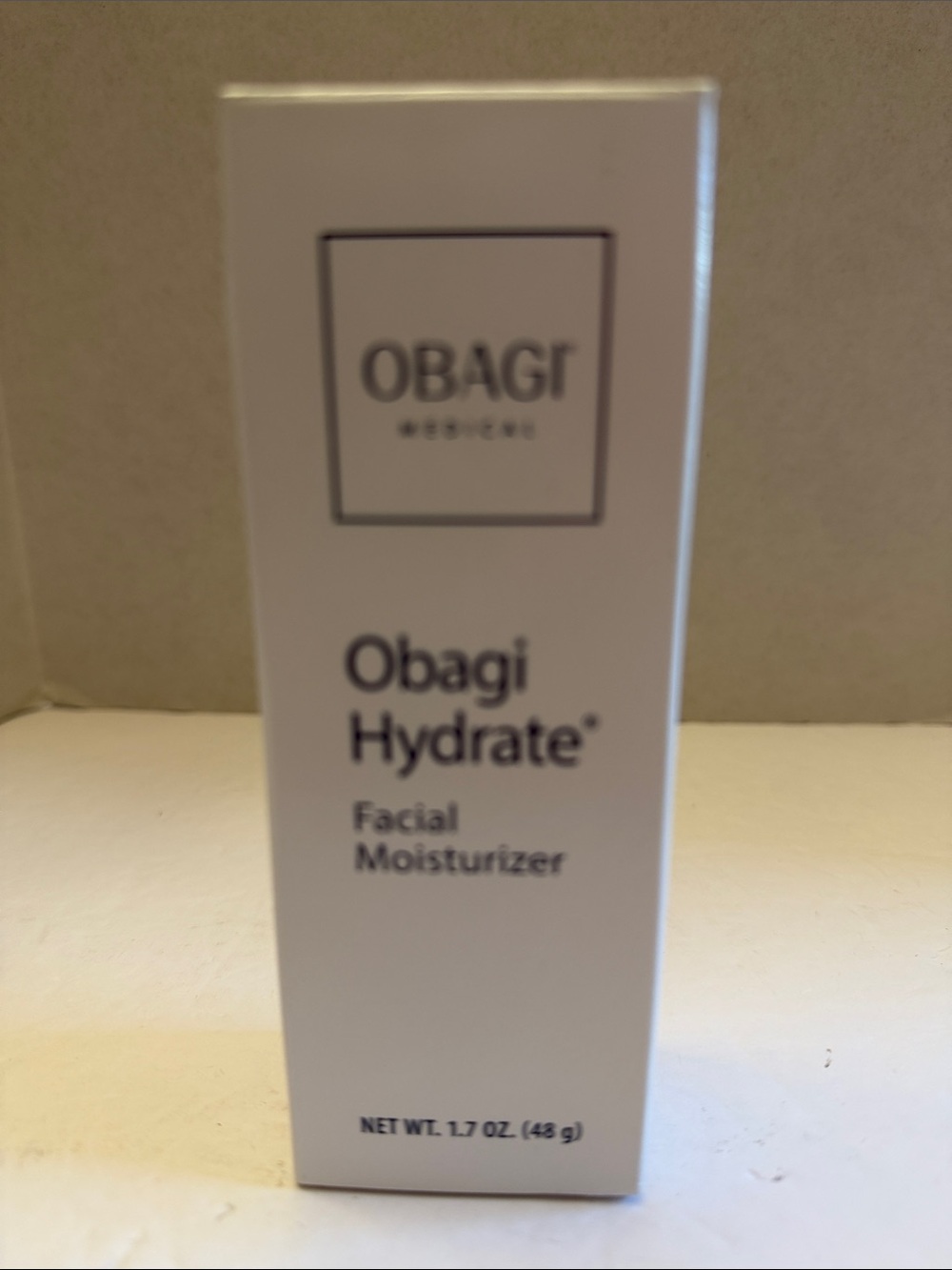 Obagi Hydrate Facial Moisturizer - White and Black Accents
